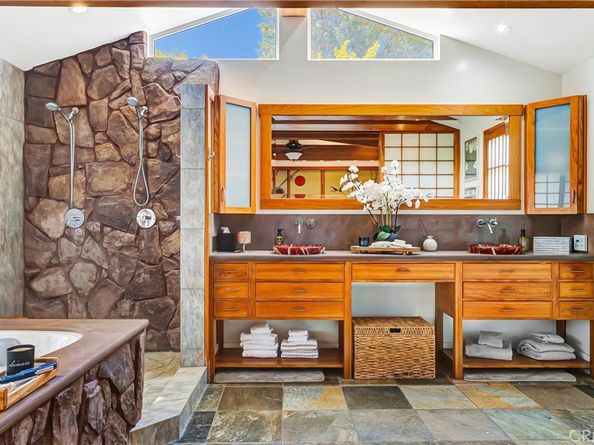 4532 Del Moreno Drive, Woodland Hills CA 91364