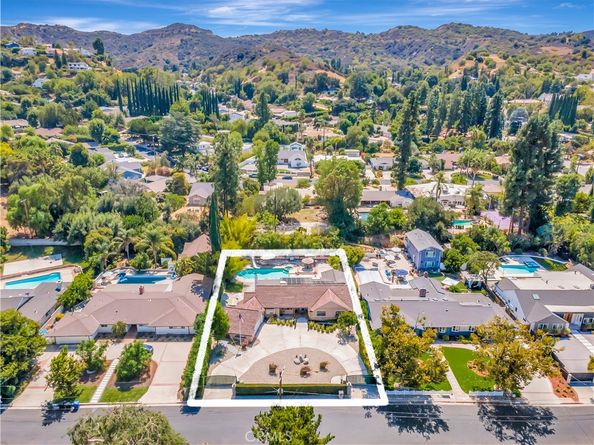4532 Del Moreno Drive, Woodland Hills CA 91364