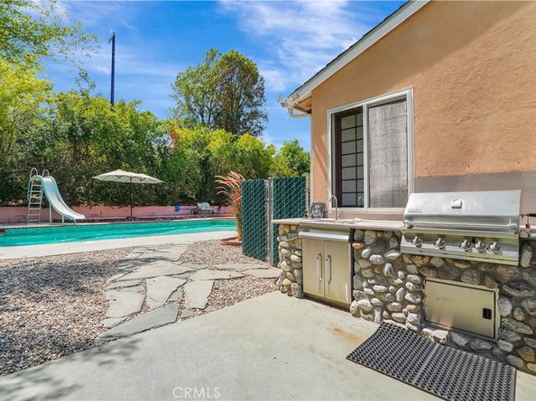 4532 Del Moreno Drive, Woodland Hills CA 91364