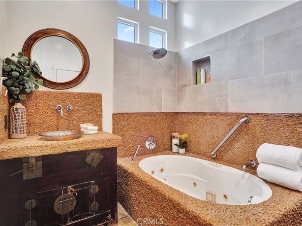 4532 Del Moreno Drive, Woodland Hills CA 91364