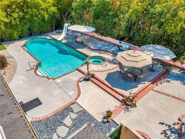 4532 Del Moreno Drive, Woodland Hills CA 91364
