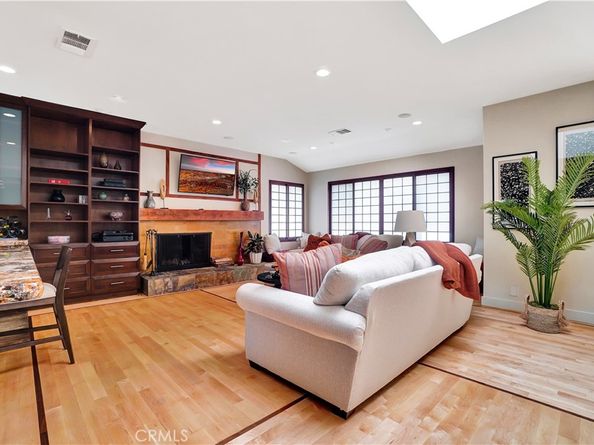 4532 Del Moreno Drive, Woodland Hills CA 91364