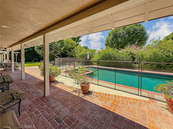 9819 Vanalden Avenue, Northridge CA 91324