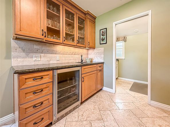 9819 Vanalden Avenue, Northridge CA 91324