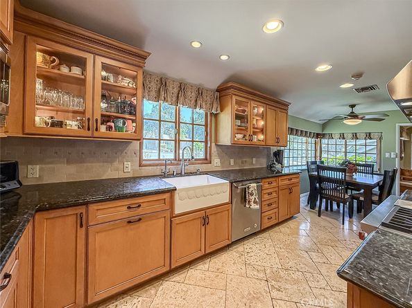 9819 Vanalden Avenue, Northridge CA 91324
