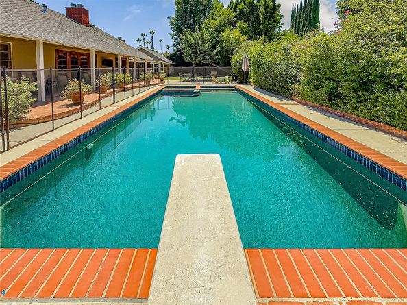 9819 Vanalden Avenue, Northridge CA 91324