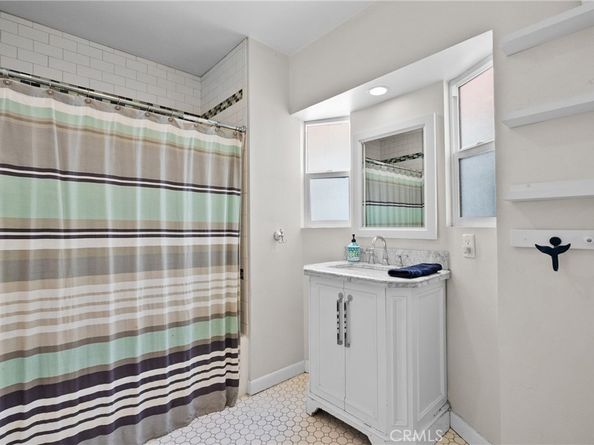 924 N Niagara Street, Burbank CA 91505