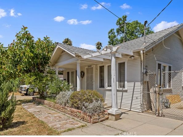 15945 Hart Street, Lake Balboa CA 91406