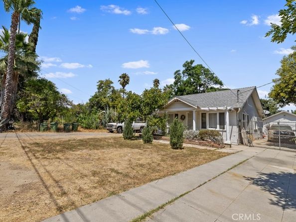 15945 Hart Street, Lake Balboa CA 91406