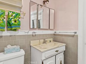 15945 Hart Street, Lake Balboa CA 91406
