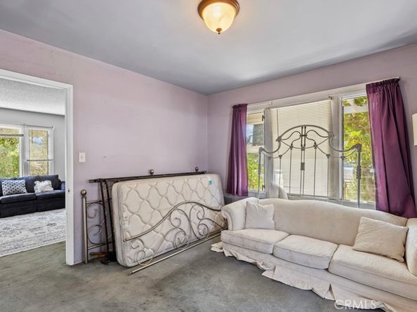 15945 Hart Street, Lake Balboa CA 91406