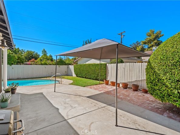 7947 Amestoy Avenue, Lake Balboa CA 91406