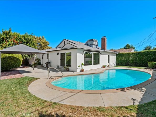 7947 Amestoy Avenue, Lake Balboa CA 91406