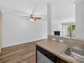 5520 Owensmouth Avenue 103, Woodland Hills CA 91367