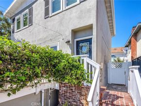 907 Diamond Street, Redondo Beach CA 90277