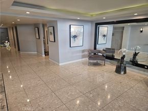 8530 Holloway Drive 303, West Hollywood CA 90069