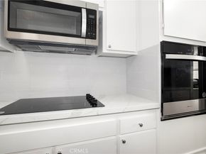 927 N Kings Road 118, West Hollywood CA 90069