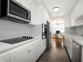 927 N Kings Road 118, West Hollywood CA 90069