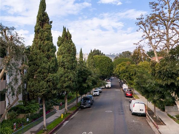 927 N Kings Road 118, West Hollywood CA 90069