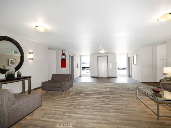 927 N Kings Road 118, West Hollywood CA 90069