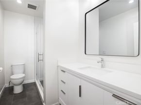 927 N Kings Road 118, West Hollywood CA 90069