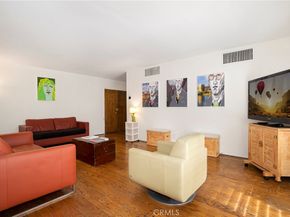 927 N Kings Road 118, West Hollywood CA 90069