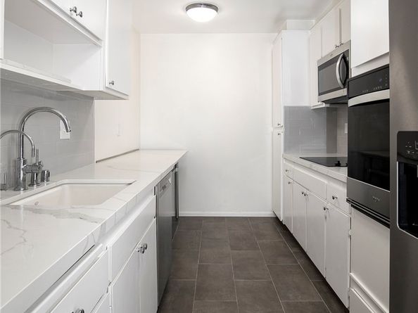 927 N Kings Road 118, West Hollywood CA 90069