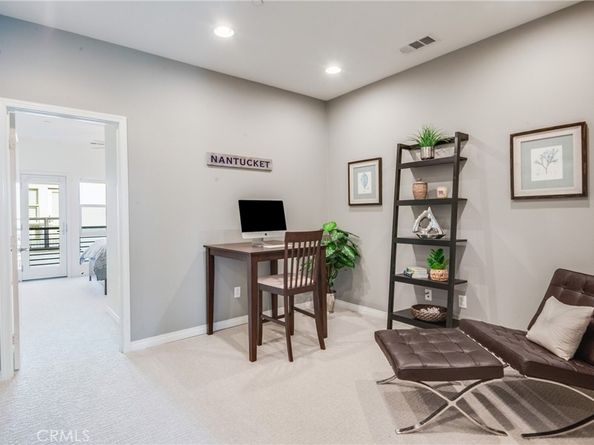 12921 Mission Avenue 102, Hawthorne CA 90250