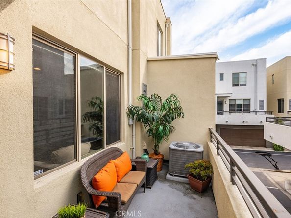 12921 Mission Avenue 102, Hawthorne CA 90250