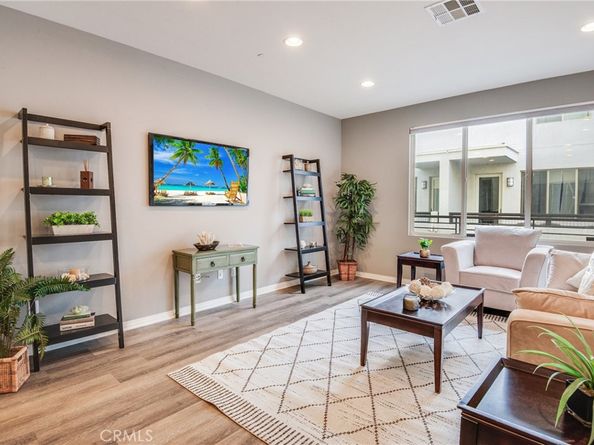 12921 Mission Avenue 102, Hawthorne CA 90250