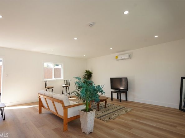 1850 W. 80th Street, Los Angeles CA 90047
