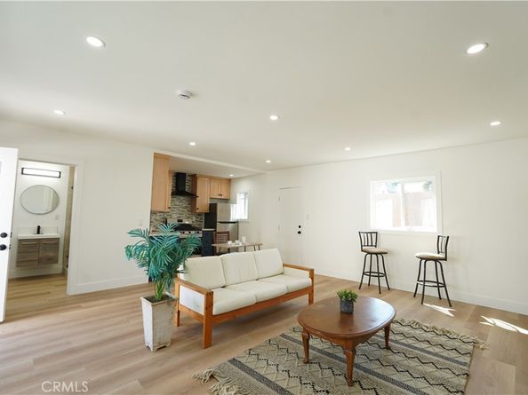1850 W. 80th Street, Los Angeles CA 90047