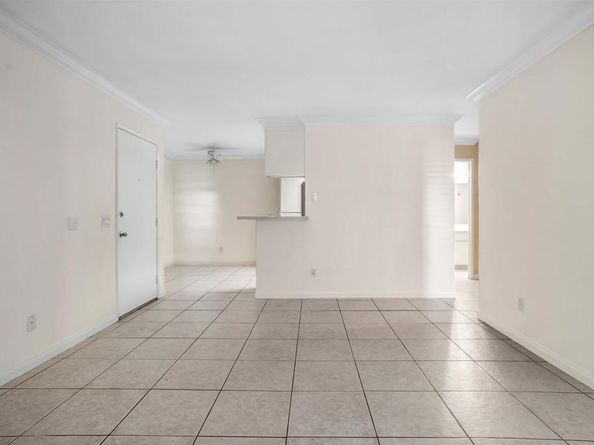 211 Woodland Pkwy, San Marcos CA 92069