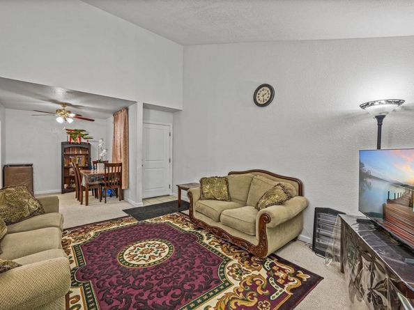 1350 N Escondido Boulevard 22, Escondido CA 92026