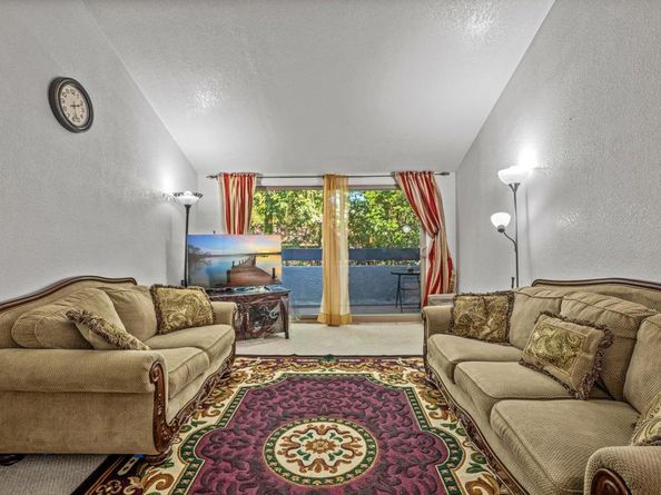 1350 N Escondido Boulevard 22, Escondido CA 92026