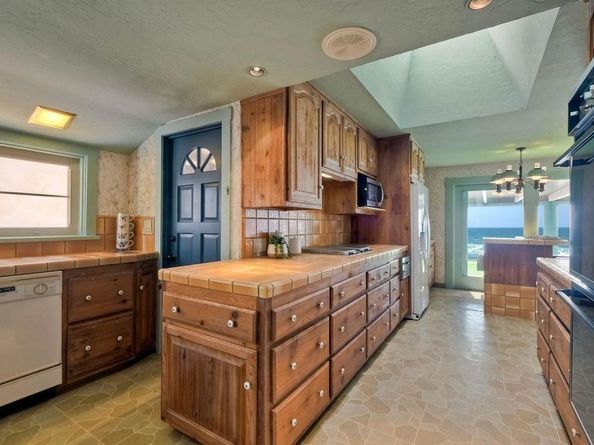 1931 S Pacific Street, Oceanside CA 92054