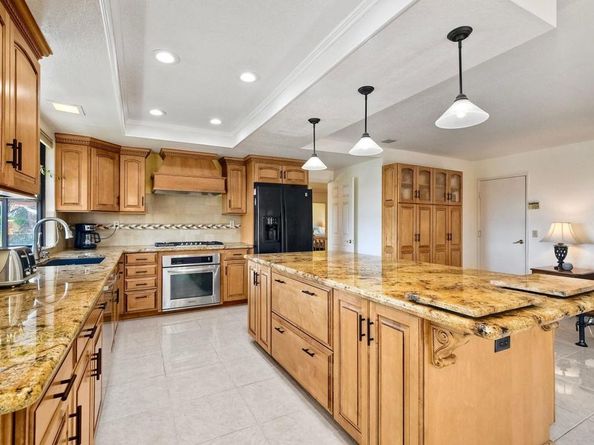 3829 Pinnacle Place, Escondido CA 92025