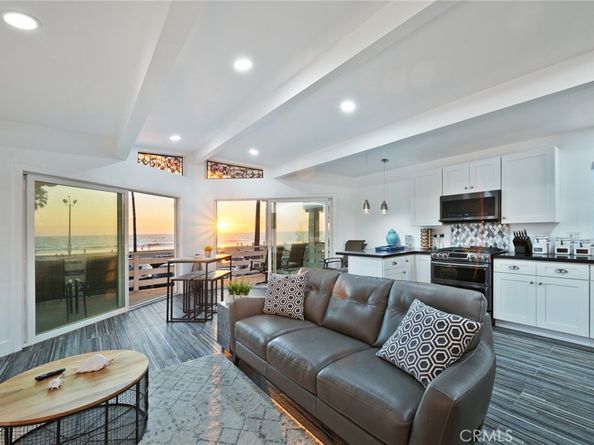 2212 W Oceanfront, Newport Beach CA 92663