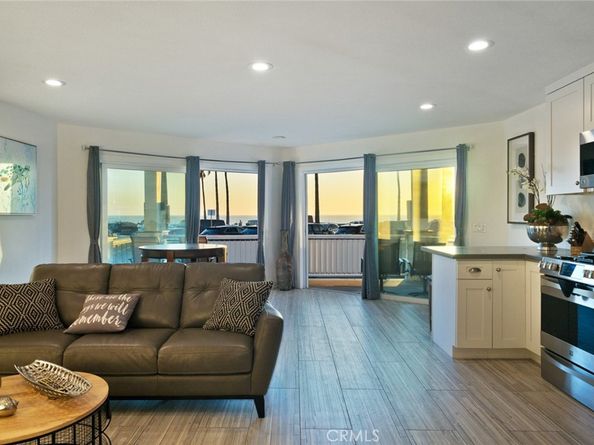 2212 W Oceanfront, Newport Beach CA 92663