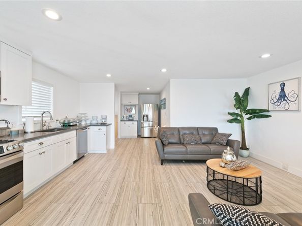 2212 W Oceanfront, Newport Beach CA 92663