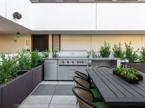 1333 S Orange Grove Avenue 109, Los Angeles CA 90019