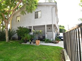 376 E Hillsdale Street, Inglewood CA 90302