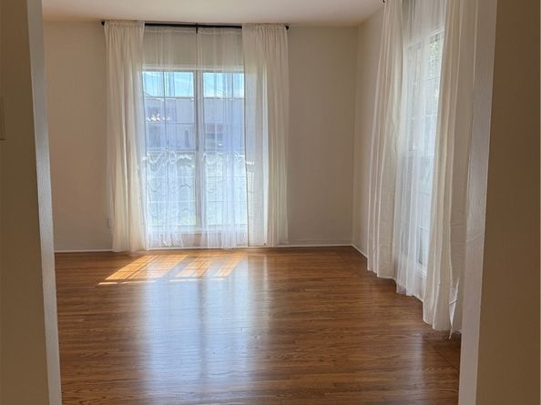 143 Pomona, Long Beach CA 90803