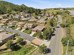 4977 Hydepark, Agoura Hills CA 91301