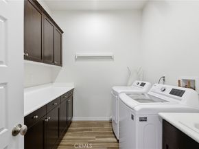 4977 Hydepark, Agoura Hills CA 91301