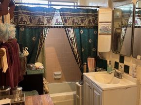 3644 10th Avenue, Los Angeles CA 90018