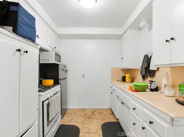 11992 Oxford, Hawthorne CA 90250