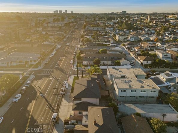 11992 Oxford, Hawthorne CA 90250