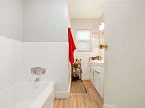 11992 Oxford, Hawthorne CA 90250