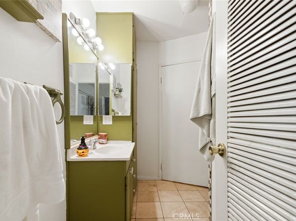 11992 Oxford, Hawthorne CA 90250